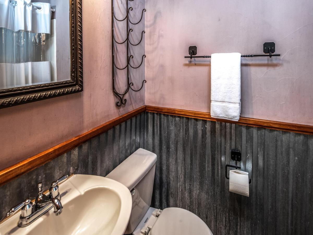 Apache Village Cabinette 13, Queen Bed, Midtown, Sleeps 2 Ruidoso Esterno foto