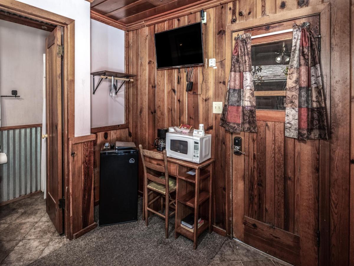 Apache Village Cabinette 13, Queen Bed, Midtown, Sleeps 2 Ruidoso Esterno foto