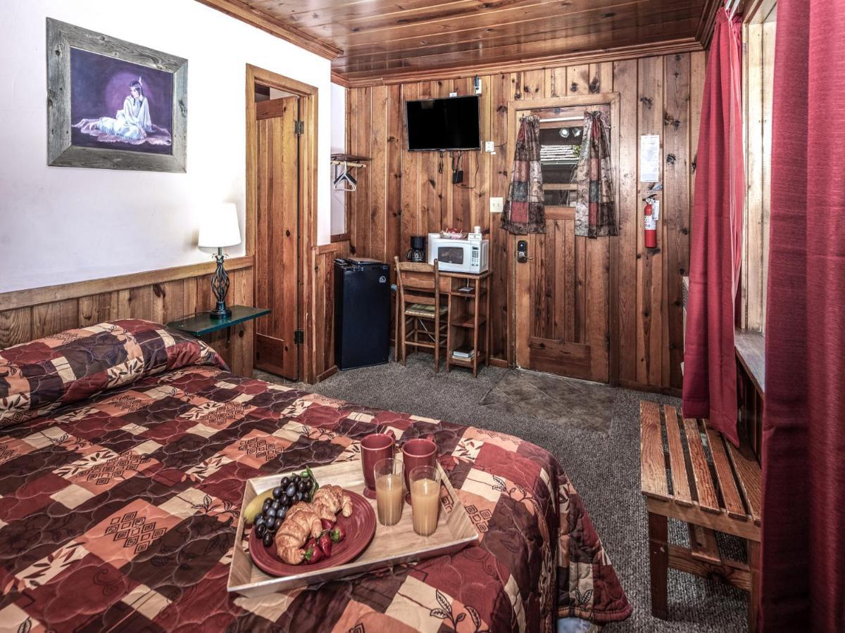 Apache Village Cabinette 13, Queen Bed, Midtown, Sleeps 2 Ruidoso Esterno foto